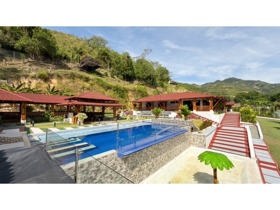 Venta de Casa Quinta con Piscina y Vista Panorámica Ibagué — foto 3