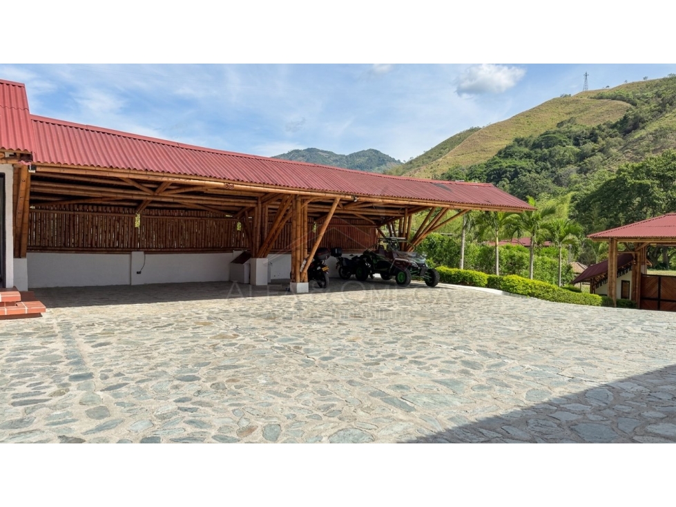 Venta de Casa Quinta con Piscina y Vista Panorámica Ibagué — foto 5