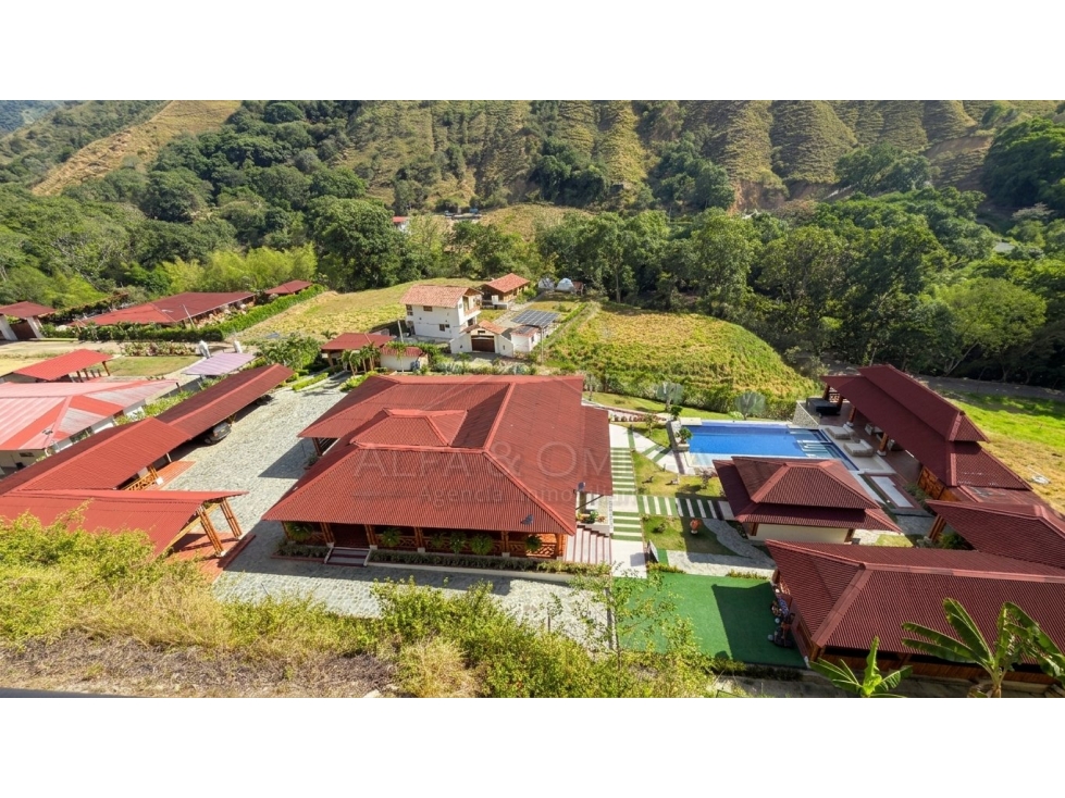 Venta de Casa Quinta con Piscina y Vista Panorámica Ibagué