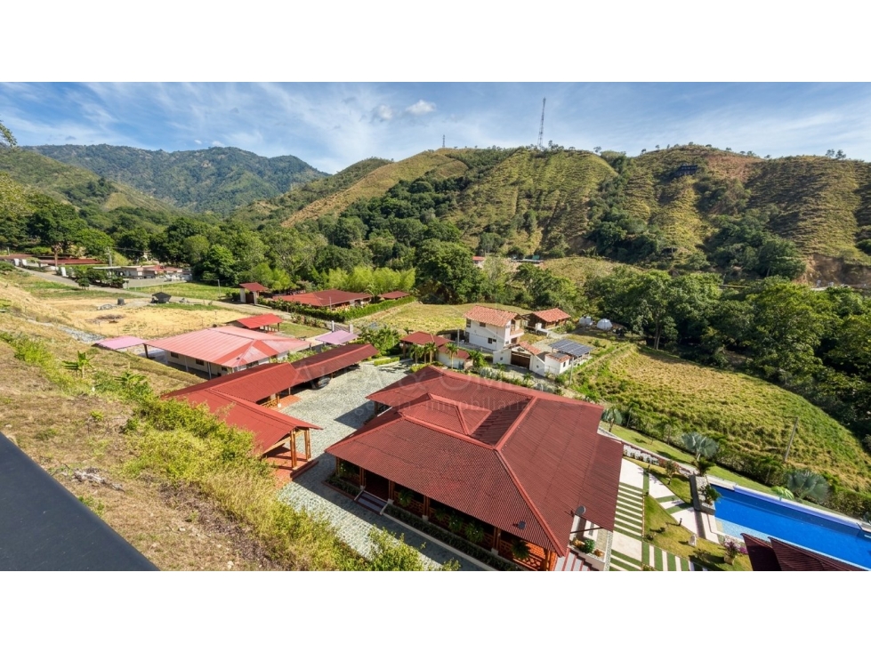 Venta de Casa Quinta con Piscina y Vista Panorámica Ibagué — foto 6