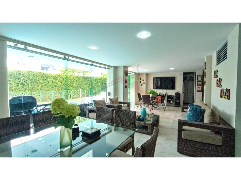 Casa exclusiva con piscina en conjunto cerrado en El Vergel Ibagué - 3