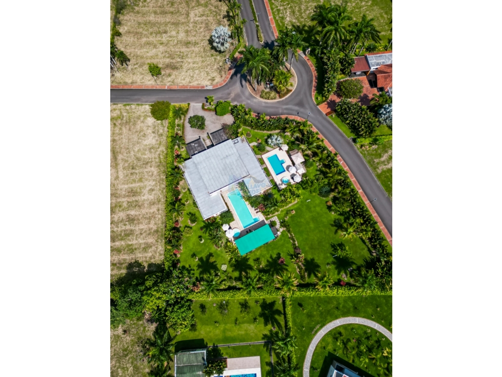 En venta casa campestre en condominio en Restrepo C2775 - 2
