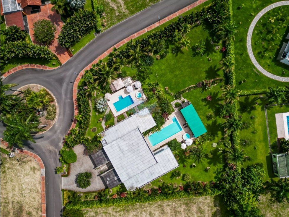 En venta casa campestre en condominio en Restrepo C2775 - 1