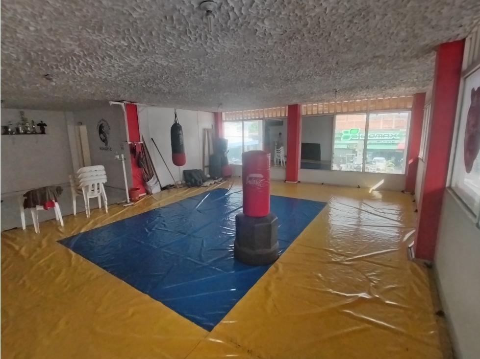LOCAL ESQUINERO EN VENTA PALMIRA PARA OFICINA O CONSULTORIO 2DO PISO - 4