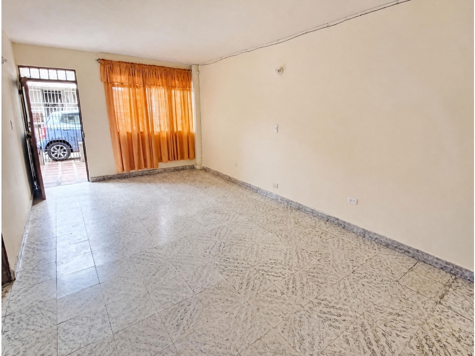 CASA BIFAMILIAR EN VENTA EN PALMIRA ZAMORANO LOS MANGOS