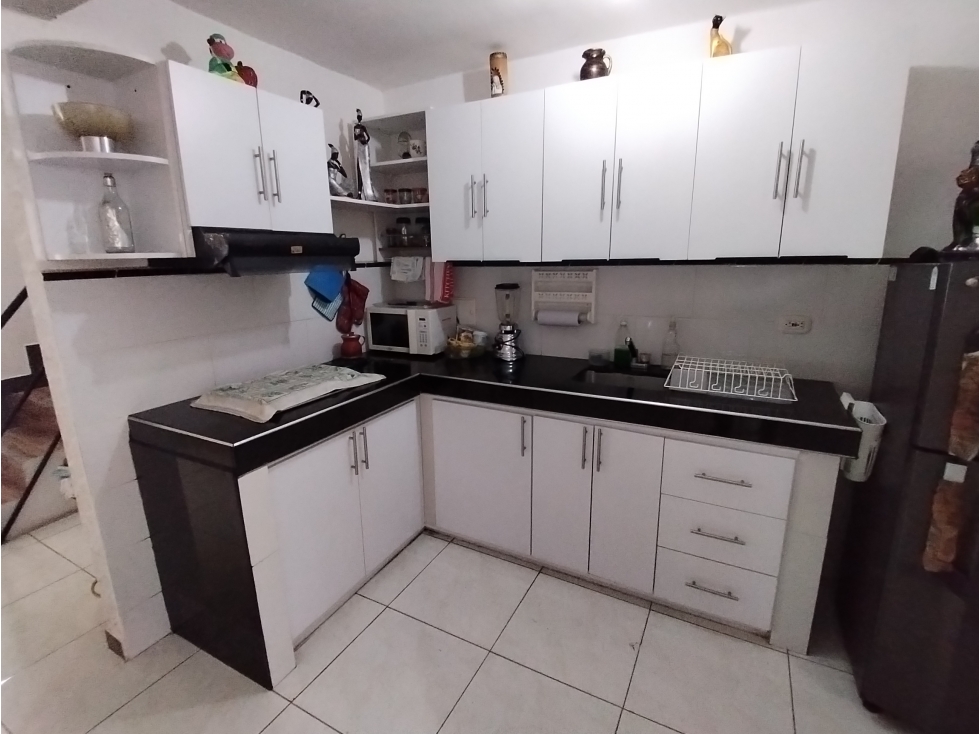 CASA EN VENTA EN PAMIRA BARRIO CAMPOS DE LA ITALIA ESQUINERA
