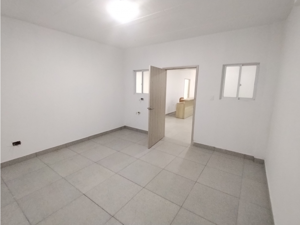 LOCAL EN ALQUILER EN PLAMIRA PARA CONSULTORIOS U OFICINAS IPS CENTRO - 2