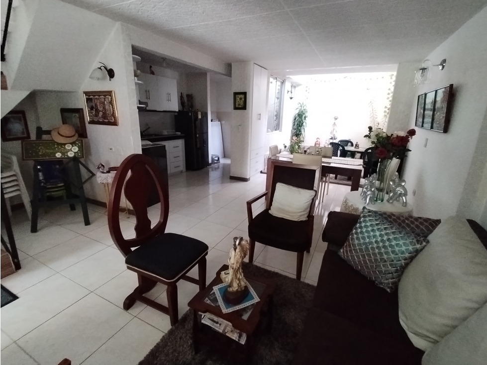CASA EN VENTA EN PAMIRA BARRIO CAMPOS DE LA ITALIA ESQUINERA — foto 3