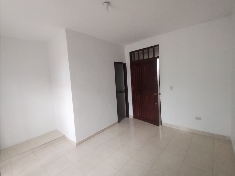 SE ALQUILA LOCAL COMERCIAL ESQUINERO CON VIVIENDA — foto 6
