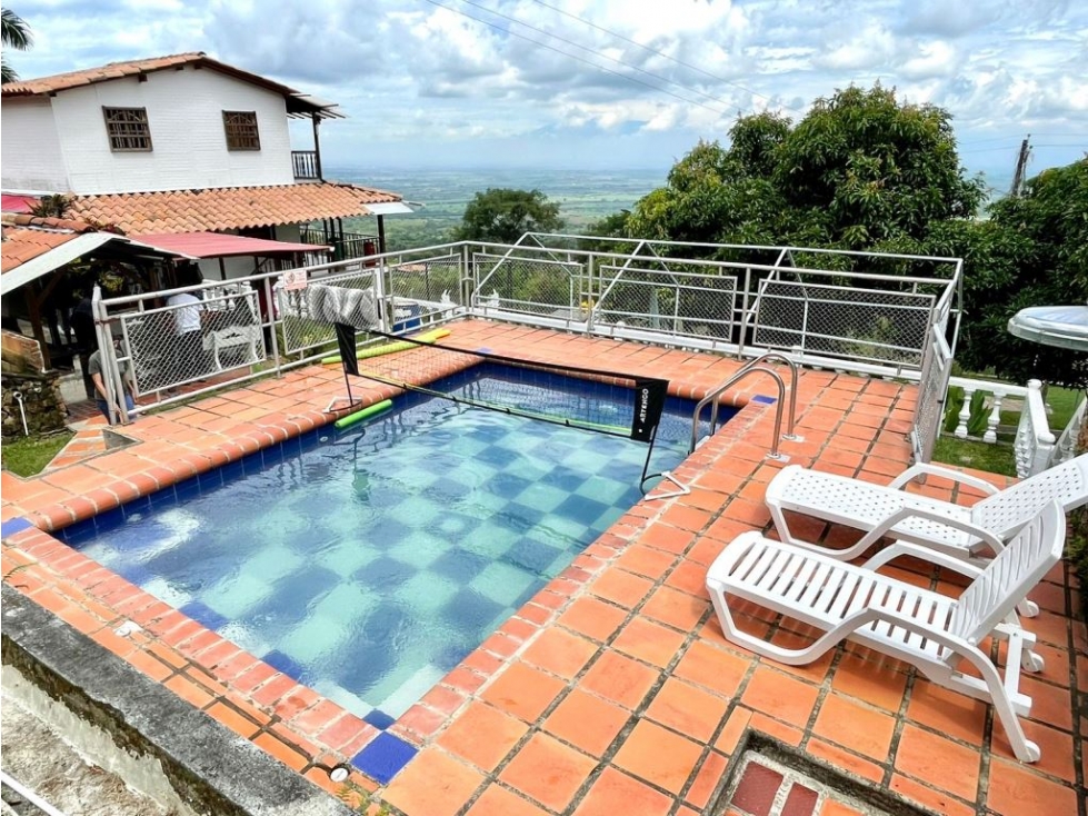 FINCA EN VENTA EN EL CASTILLO SANTA ELENA EL CERRITO - 2