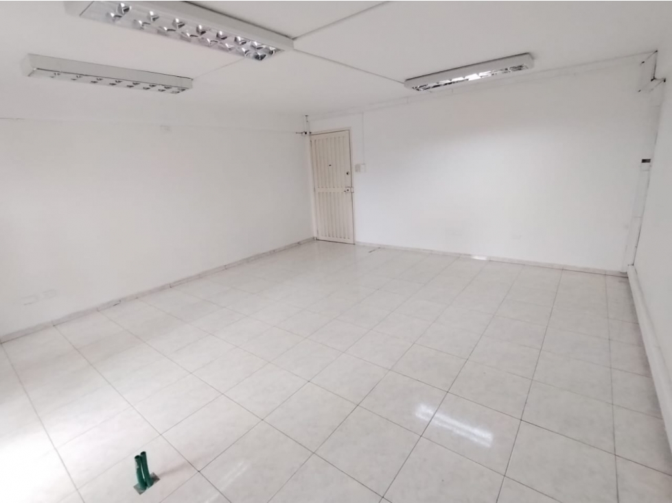 OFICINA EN VENTA CENTRO DE PALMIRA 302 - 4