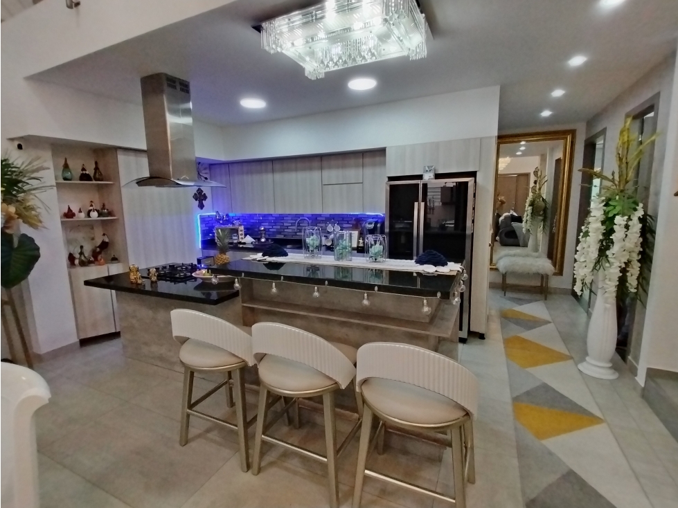 CASA DE LUJO EN VENTA PALMIRA BARRIO LAS MERCEDES MODERNA AMPLIA