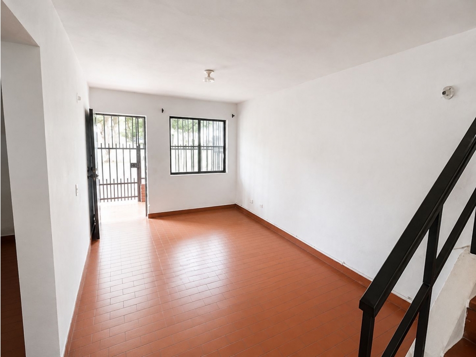 CASA VENTA PALMIRA B/LLANOGRANDE FRENTE A BONITA ZONA VERDE!