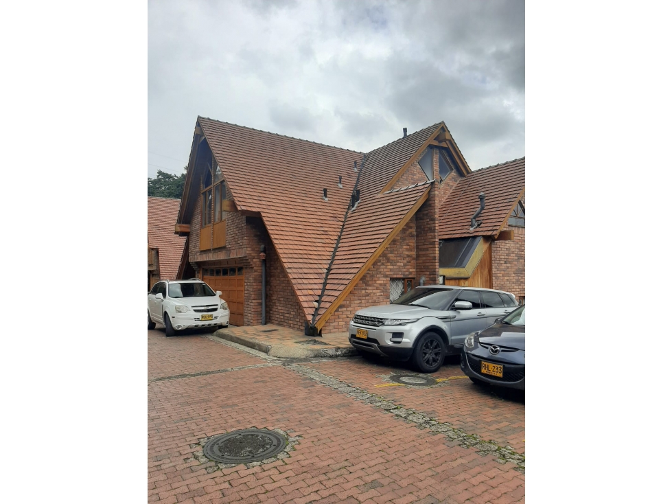 VENTA CASA SUBA CONDOMINIO QUMRAN, 380 M2,