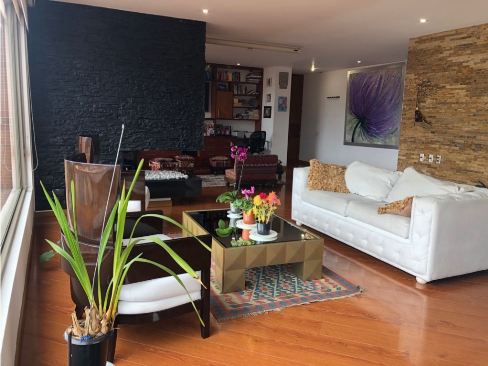Venta Apartamento Bogota Cerros de Suba 223 m2, 3 garajes — foto 2