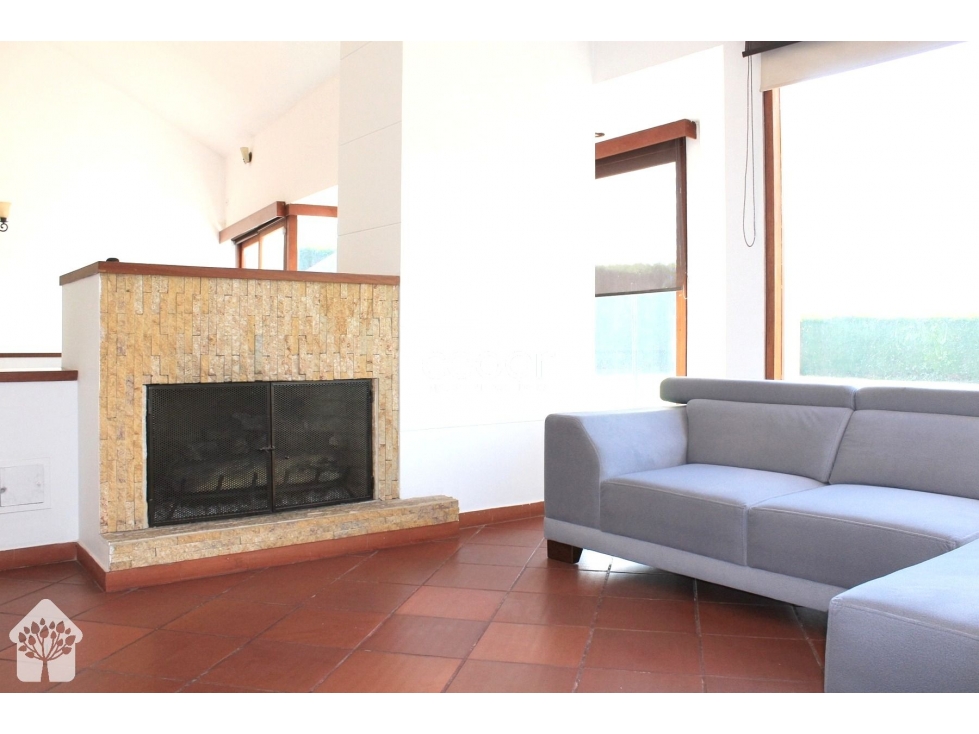 Se vende casa de lujo 450 m2 terreno 3500 m2 Serrezuela - 2