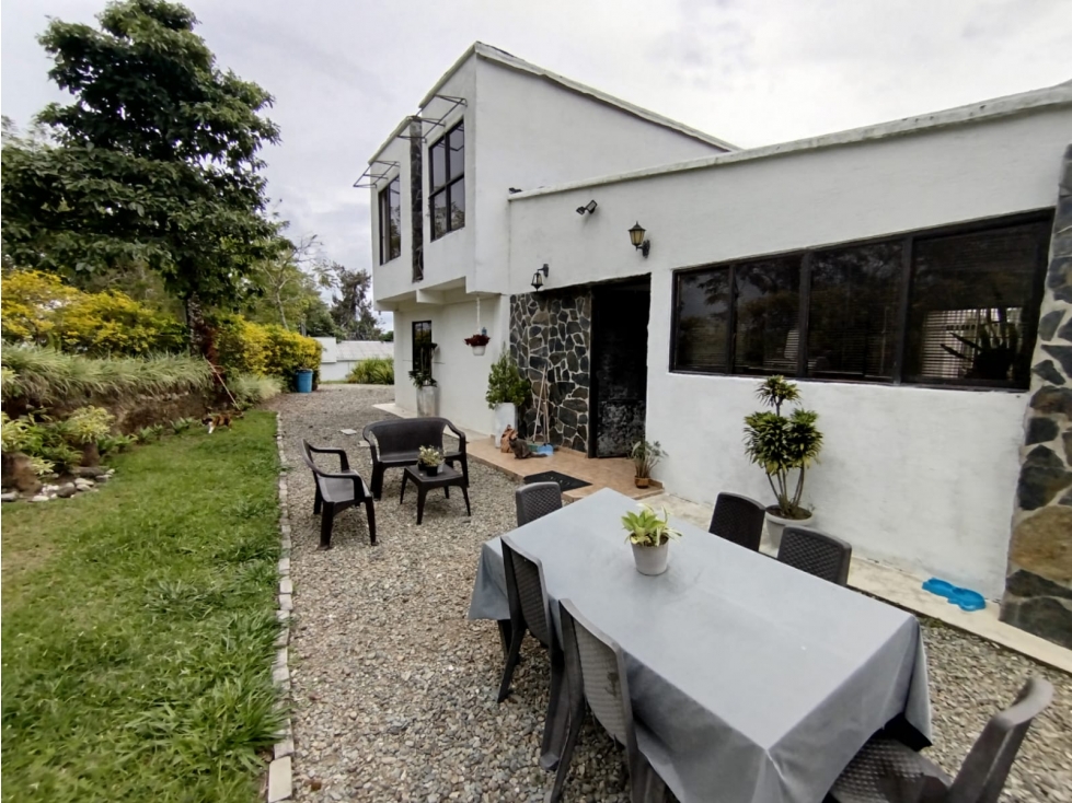 Se vende casa campestre en Circasia Quindio.