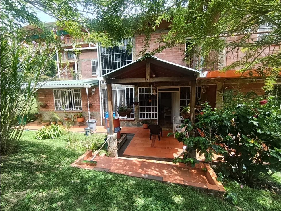 Se vende casa campestre, vía Armenia - Circasia, Quindío