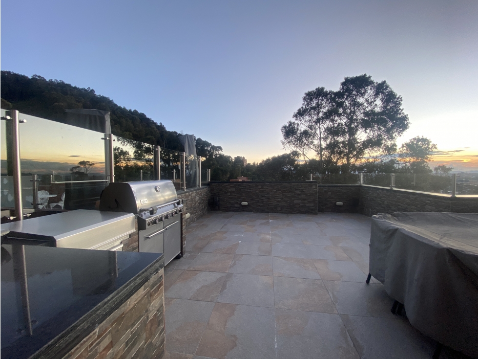 Casa en bosque de pinos — foto 2