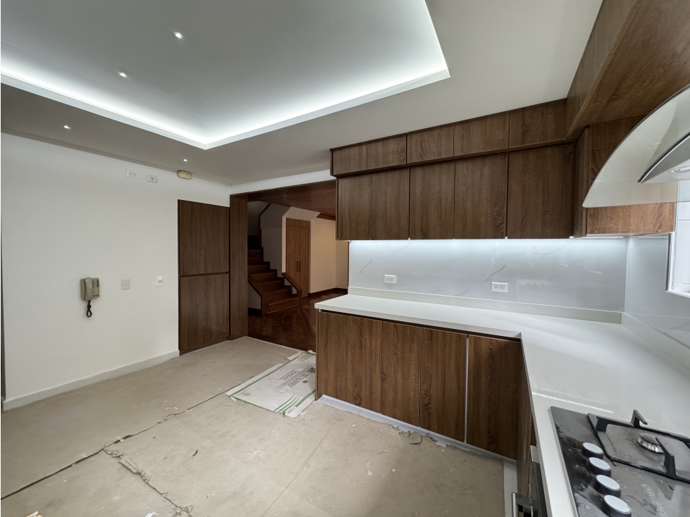 CASA AMPLIA, REMODELADA — foto 5