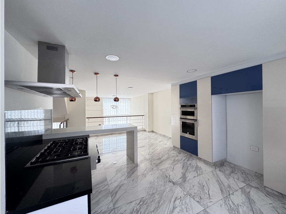 CASA REMODELADA CON ESPACIOS MARAVILLOSOS — foto 3