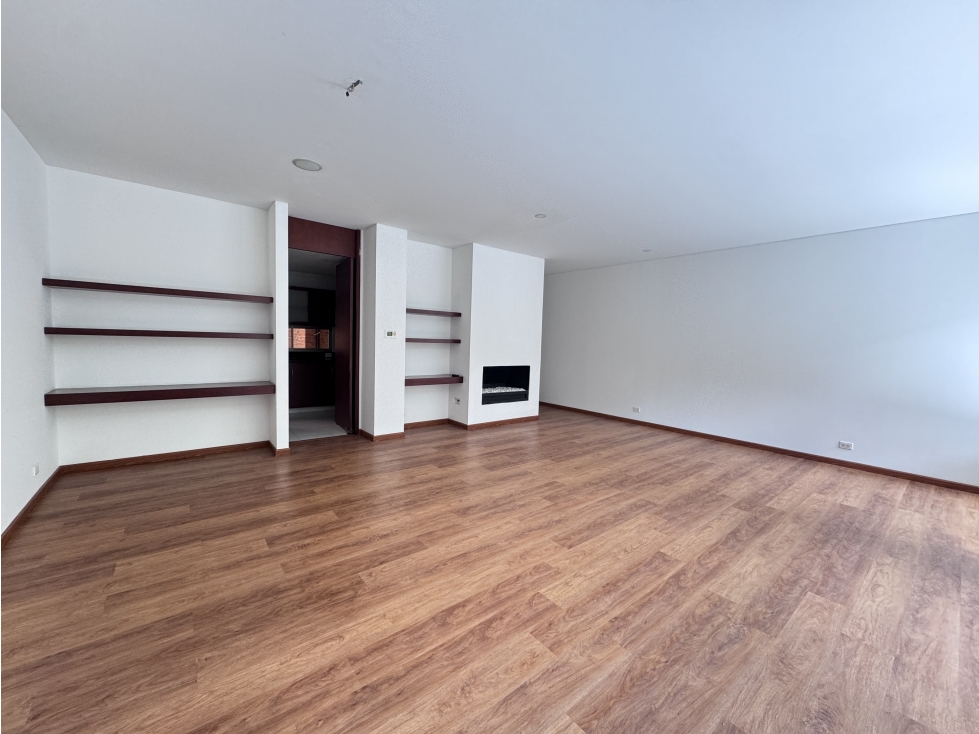 LINDO APARTAMENTO EN CHICO AMPLIO E ILUMINADO