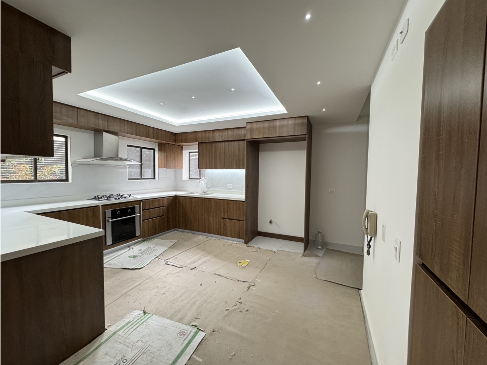 CASA AMPLIA, REMODELADA — foto 6