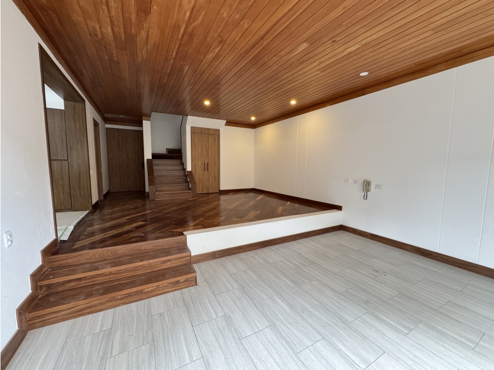 CASA AMPLIA, REMODELADA — foto 2