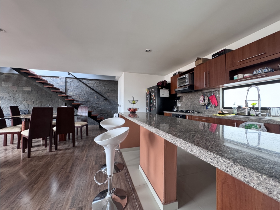 APARTAMENTO PISO ALTO