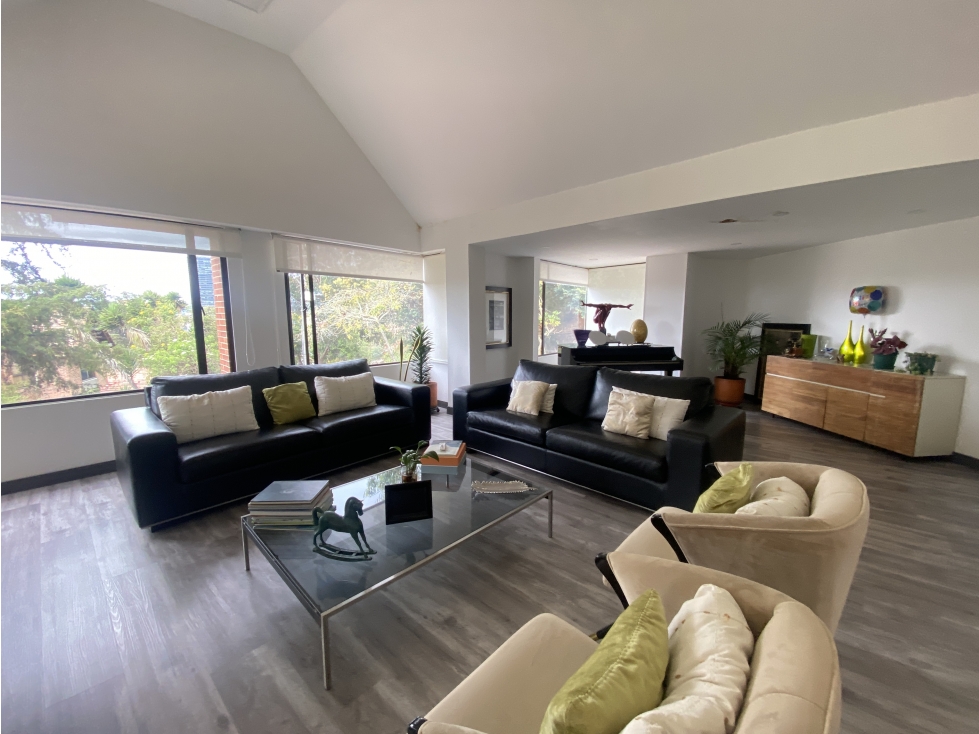 GRAN APARTAMENTO REMODELADO NEGOCIABLE