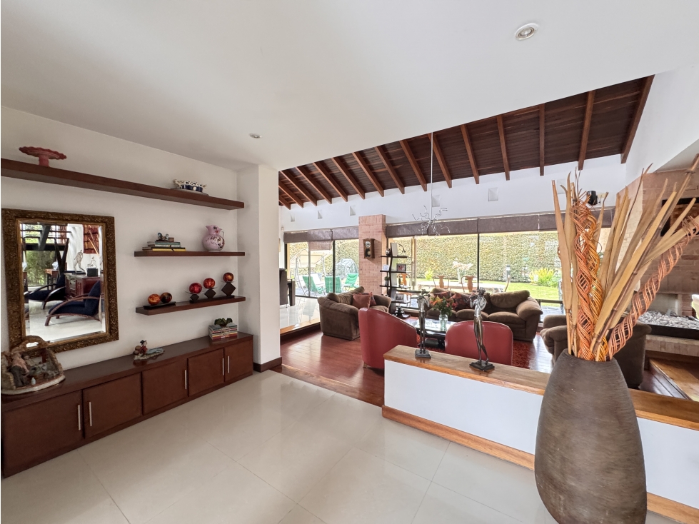 CASA EN CHÍA RODEADA DE NATURALEZA