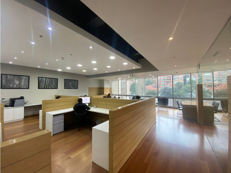 ARRIENDO Oficina Nogal — foto 3