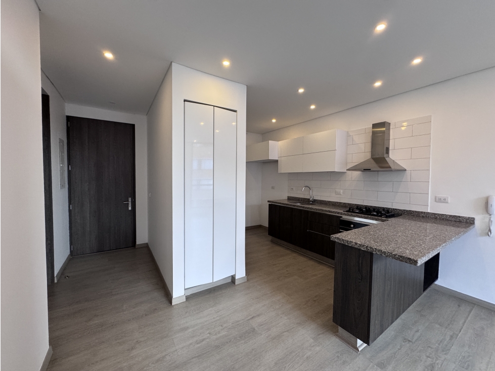 APARTAMENTO IDEAL PARA SOLTEROS O PAREJAS.