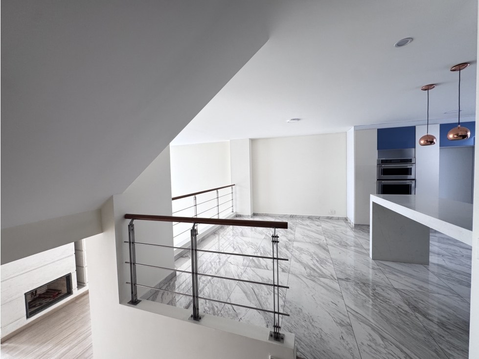 CASA REMODELADA CON ESPACIOS MARAVILLOSOS