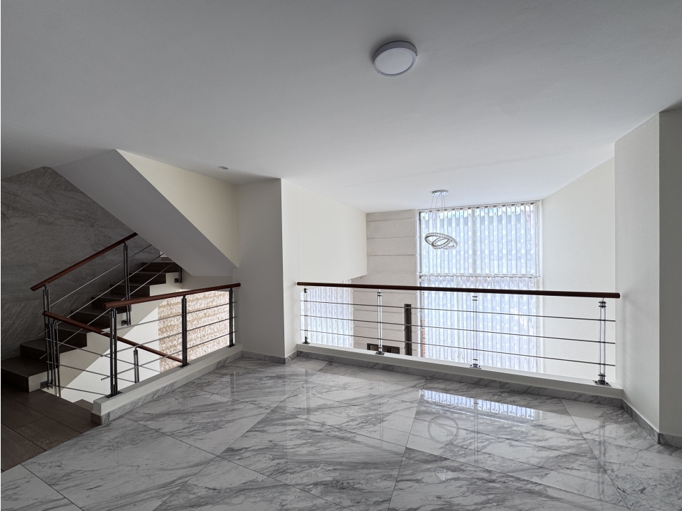 CASA REMODELADA CON ESPACIOS MARAVILLOSOS — foto 2