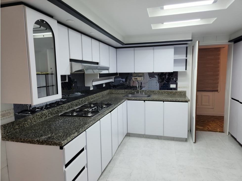 Vende Apartamento Santa Bárbara Central Bogota — foto 4