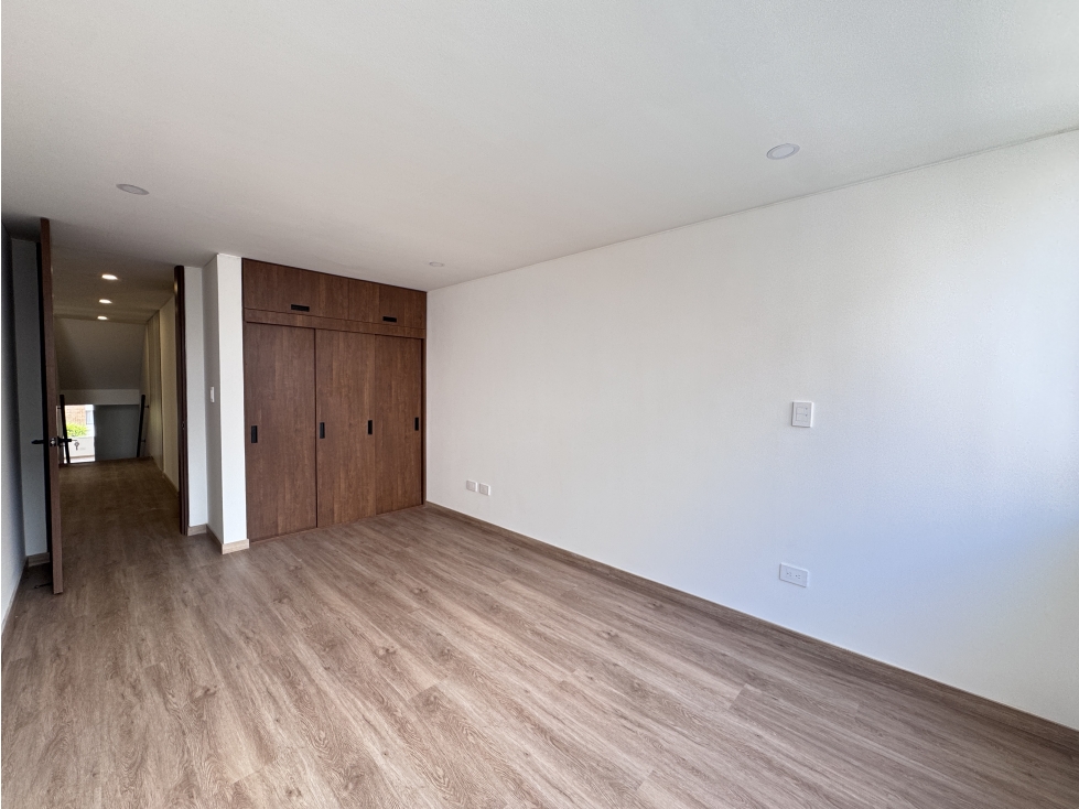 APARTAMENTO REMODELADO COMPLETAMENTE EN SANTA BARBARA — foto 4