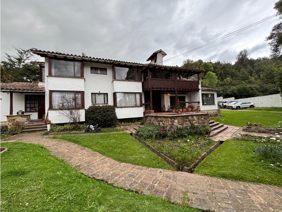 VENTA/ARRIENDO LOTE CON 4 CASAS