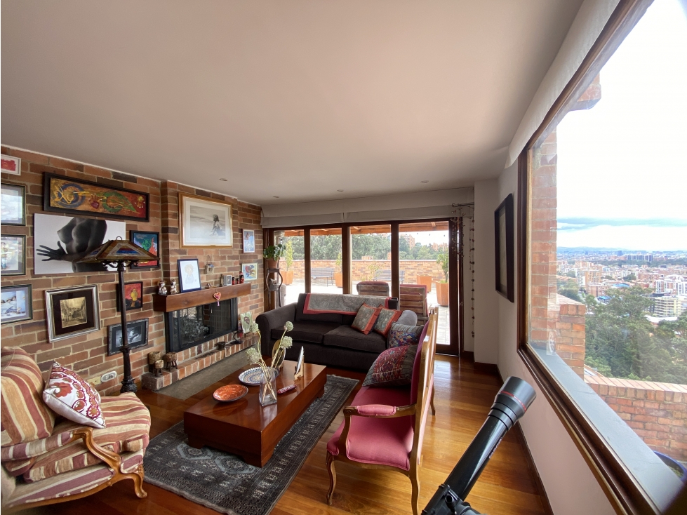 CASA CON DOS TERRAZAS Y MAGNÍFICA VISTA. NEGOCIABLE — foto 2