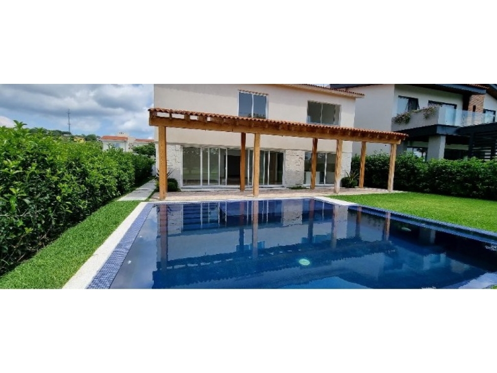 Venta de Casa Sola en Paraiso Country Club - 1