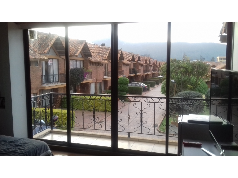 excelente casa 220 m2 amplia en chia central