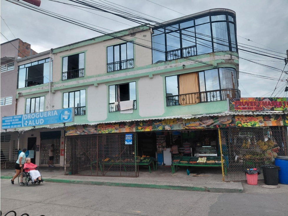 VENTA DE CASA CON RENTAS EN LA VIRGINIA