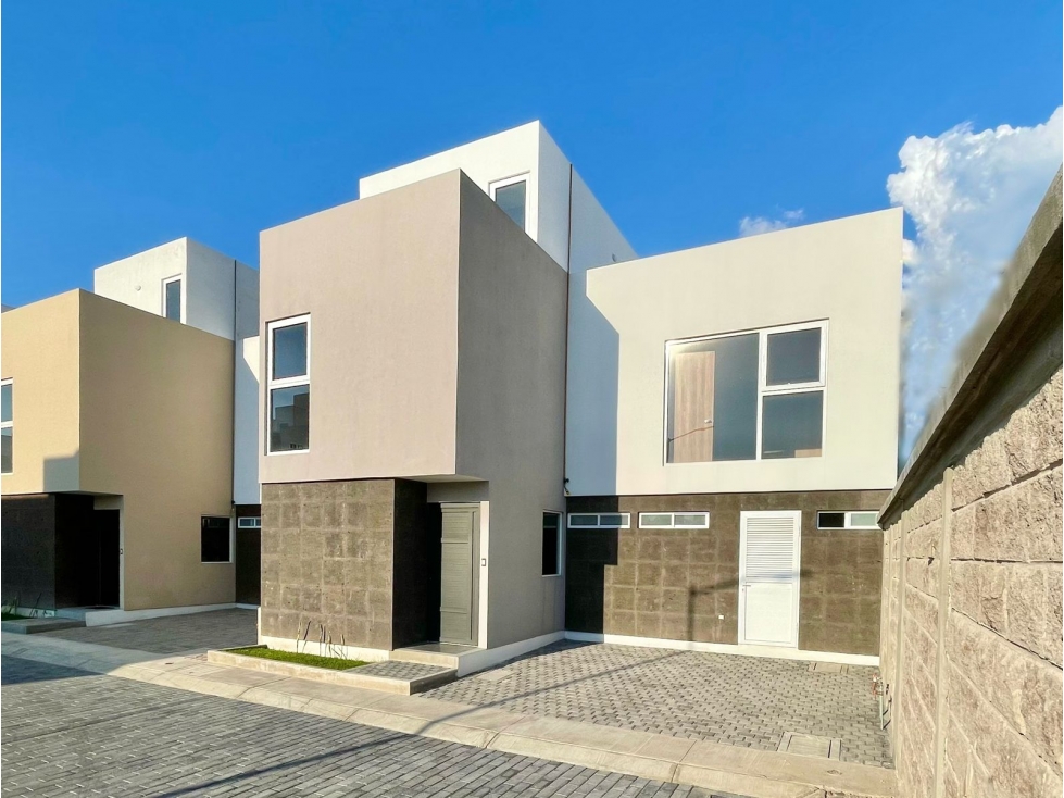 Casa Nueva en Venta en Residencial en Metepec con Roof Garden - 1