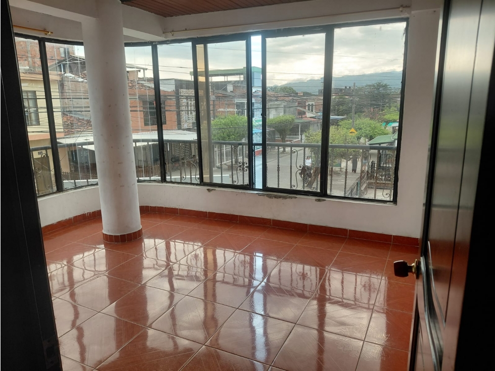 VENTA DE CASA CON RENTAS EN LA VIRGINIA — foto 5