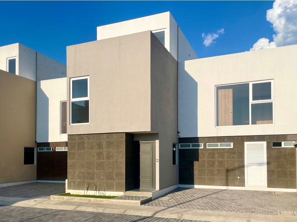 Casa Nueva en Venta en Residencial en Metepec con Roof Garden - 2