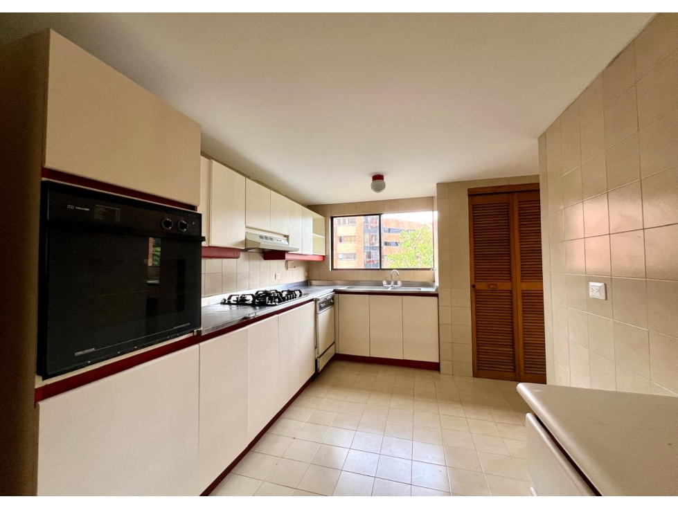 APARTAMENTO EN VENTA MEDELLÍN EL POBLADO MILLA DE ORO 197 m2 — foto 4