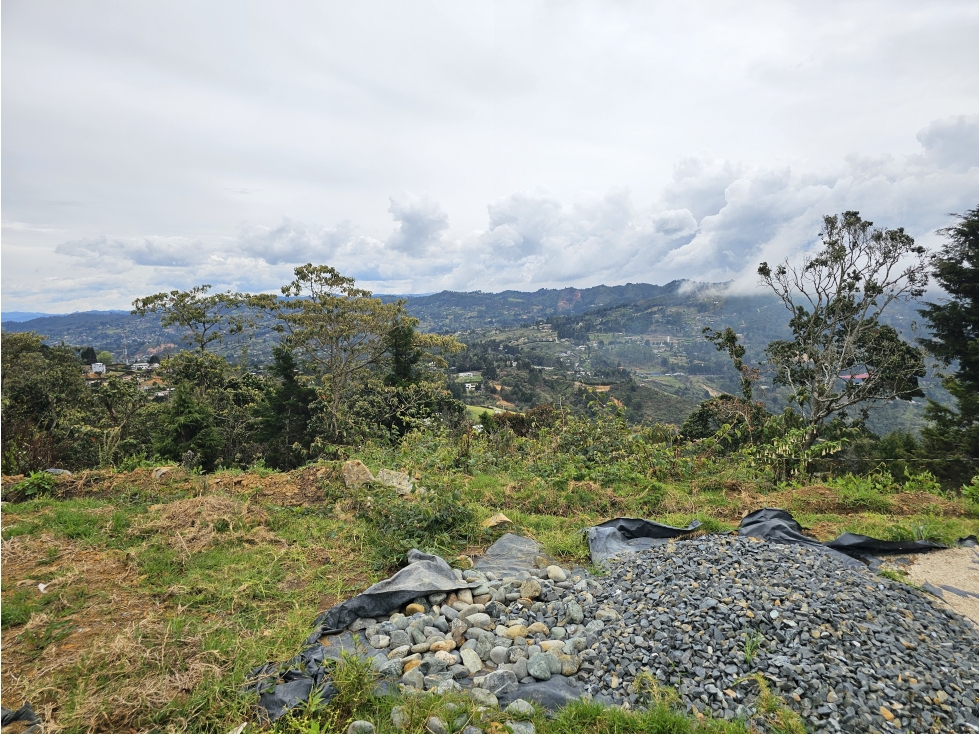 Venta de Lote en Copacabana - Sector Alto de la Virgen - 3