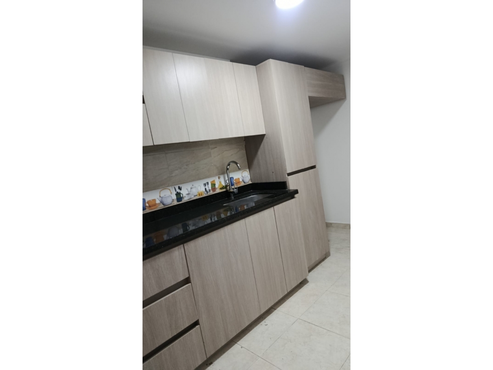 VENTA APARTAMENTO LOMA DE LOS BERNAL — foto 2