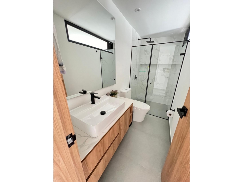 CASA MODERNA EN VENTA BELEN NOGAL — foto 2