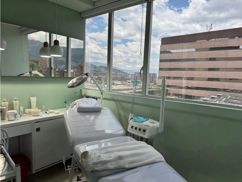 ARRIENDO CONSULTORIO MAYORCA TORRE MEDICA - 1